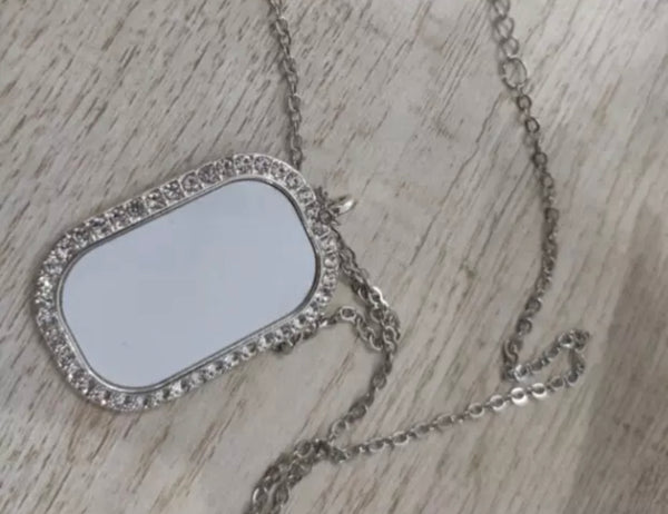 Silver rounded square pendant with 22inch chain